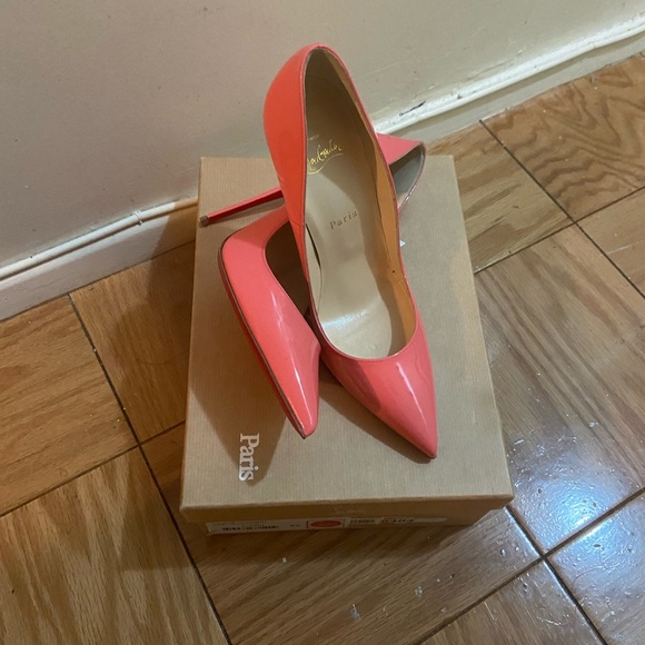 SOLD!!!🔥🔥🔥 Authentic Christian Louboutin So Kate Patent Pumps 🔥🔥🔥 - Picture 4 of 6